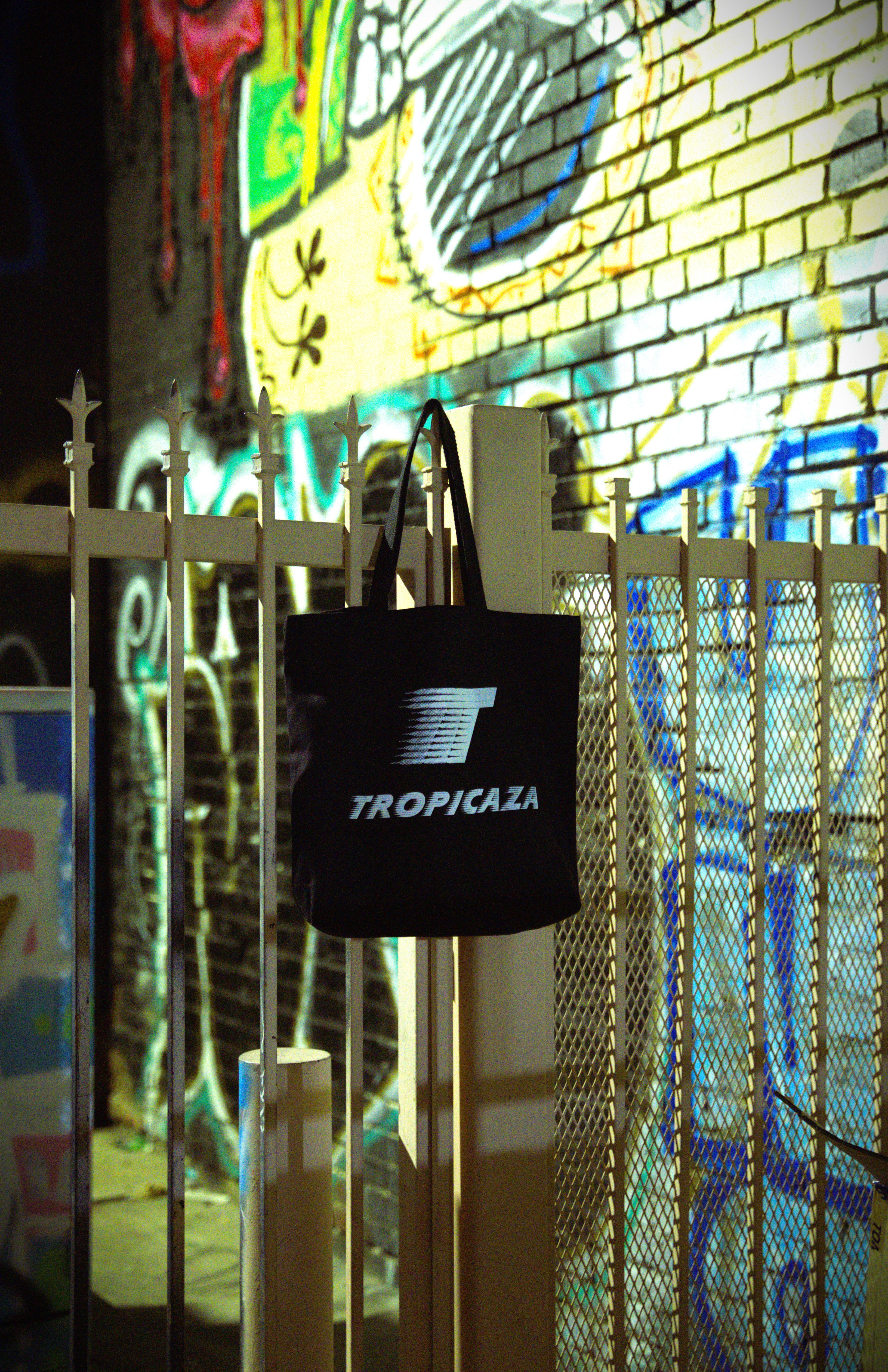 Tropicaza Tote