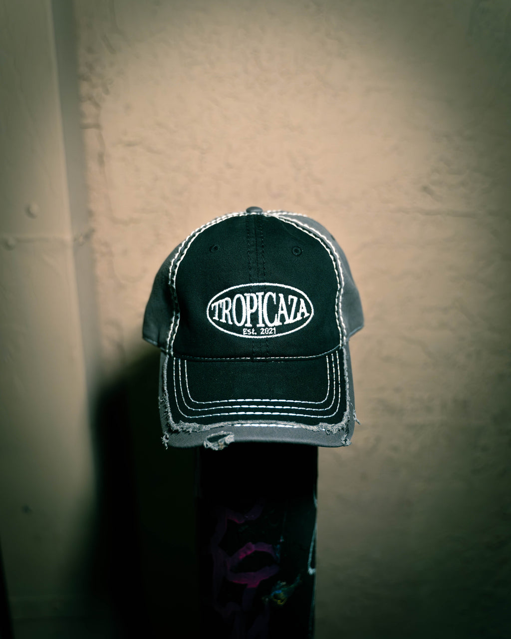 Tropicaza Distressed Hat: Black and Gray